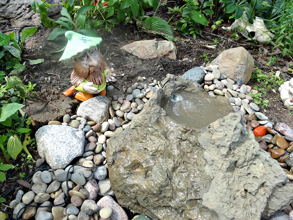 Woodland Garden Gnome & Bubbling Acent Rock